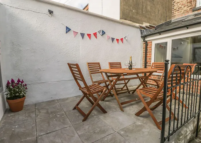 Lavender House Γουίτμπι