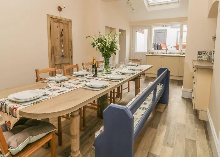 Lavender House Γουίτμπι